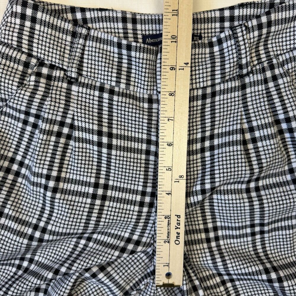 Abercrombie & Fitch Black & White Plaid Cropped Pants, XS - Picture 9 of 11